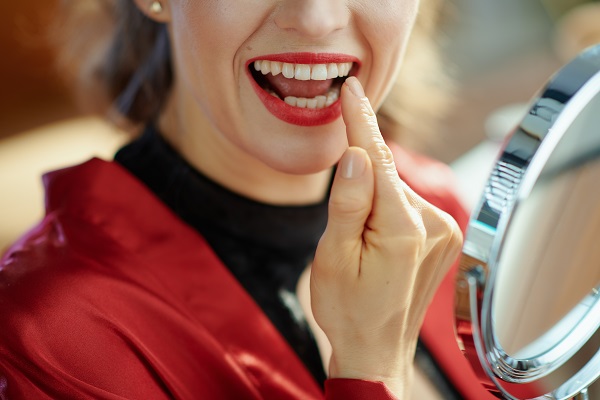 How A Family Dentist Uses Dental Bonding